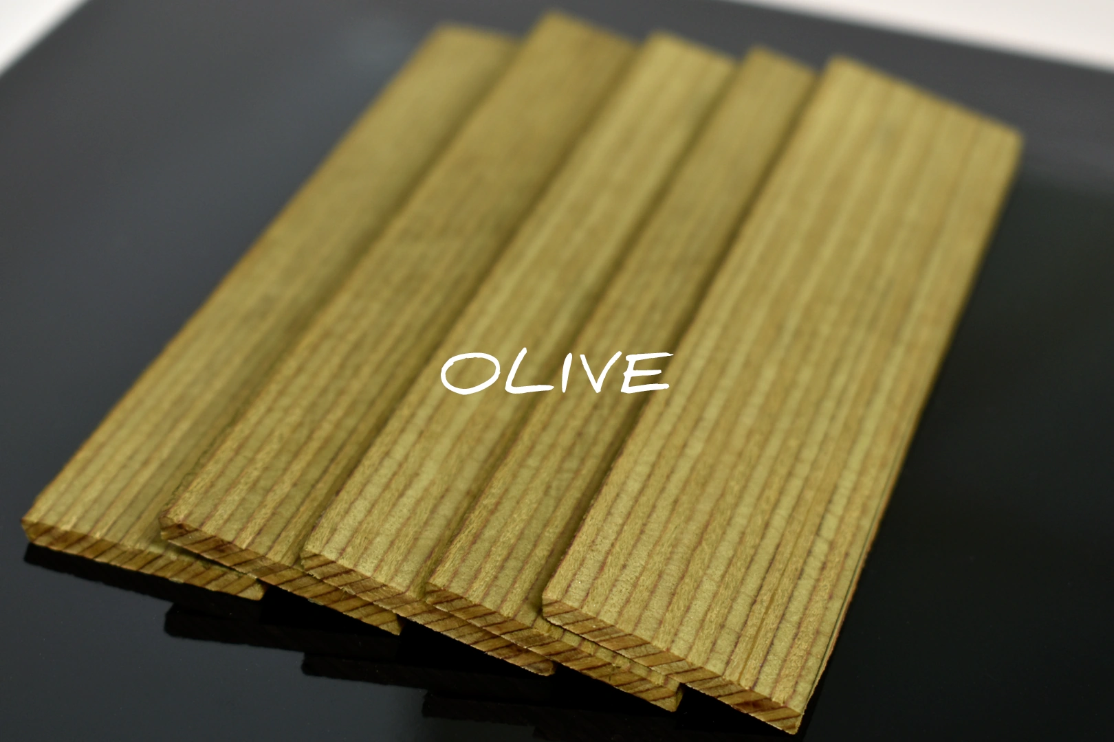 Wood color: olive